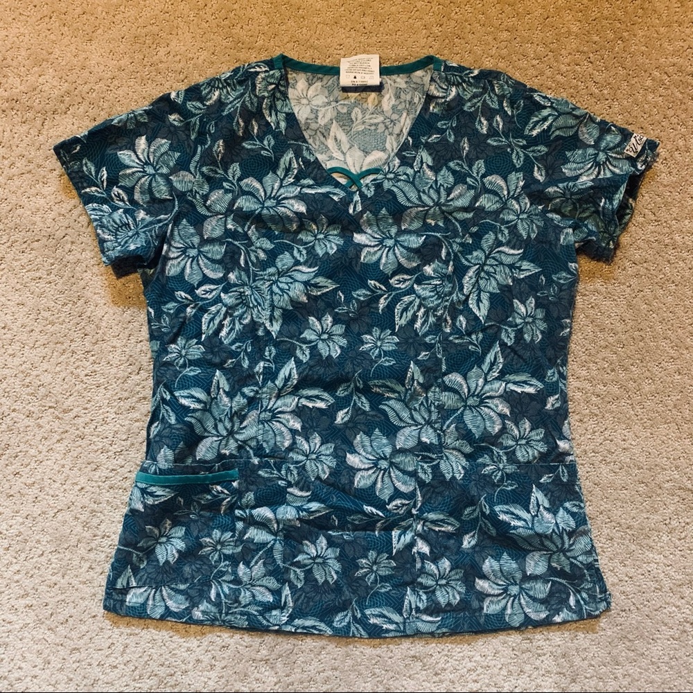 UA Scrub Top